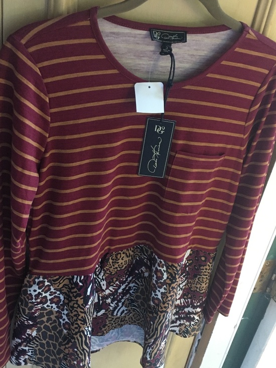 DG2 by Diane Gilman Tops - Nwt DG2 by Diane Gilman Top